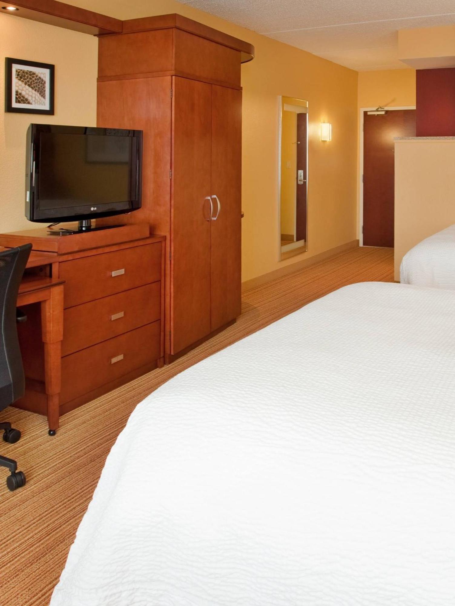 Courtyard By Marriott Pittsburgh North/Cranberry Woods Hotel Кранбери Тауншип Екстериор снимка