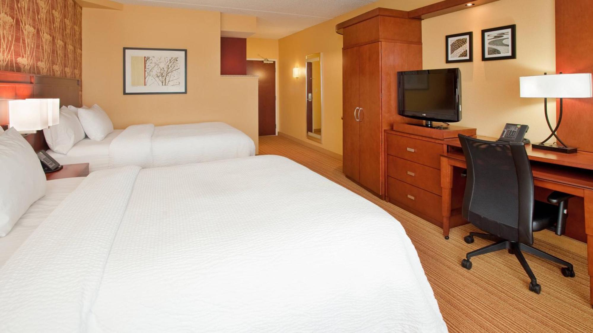 Courtyard By Marriott Pittsburgh North/Cranberry Woods Hotel Кранбери Тауншип Екстериор снимка